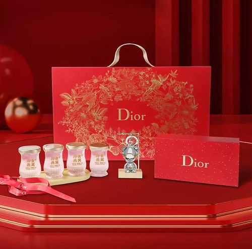 Trường hợp khách hàng: Dior-High-end hộp quà tổ chim