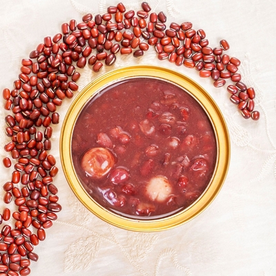 Giá tốt. Món tráng miệng đậu đỏ thân thiện với vỏ tangerine đã già đi trực tuyến